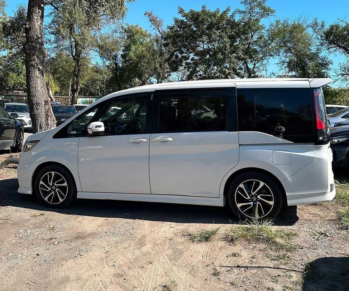 Honda Stepwgn из Японии под заказ — фото 3